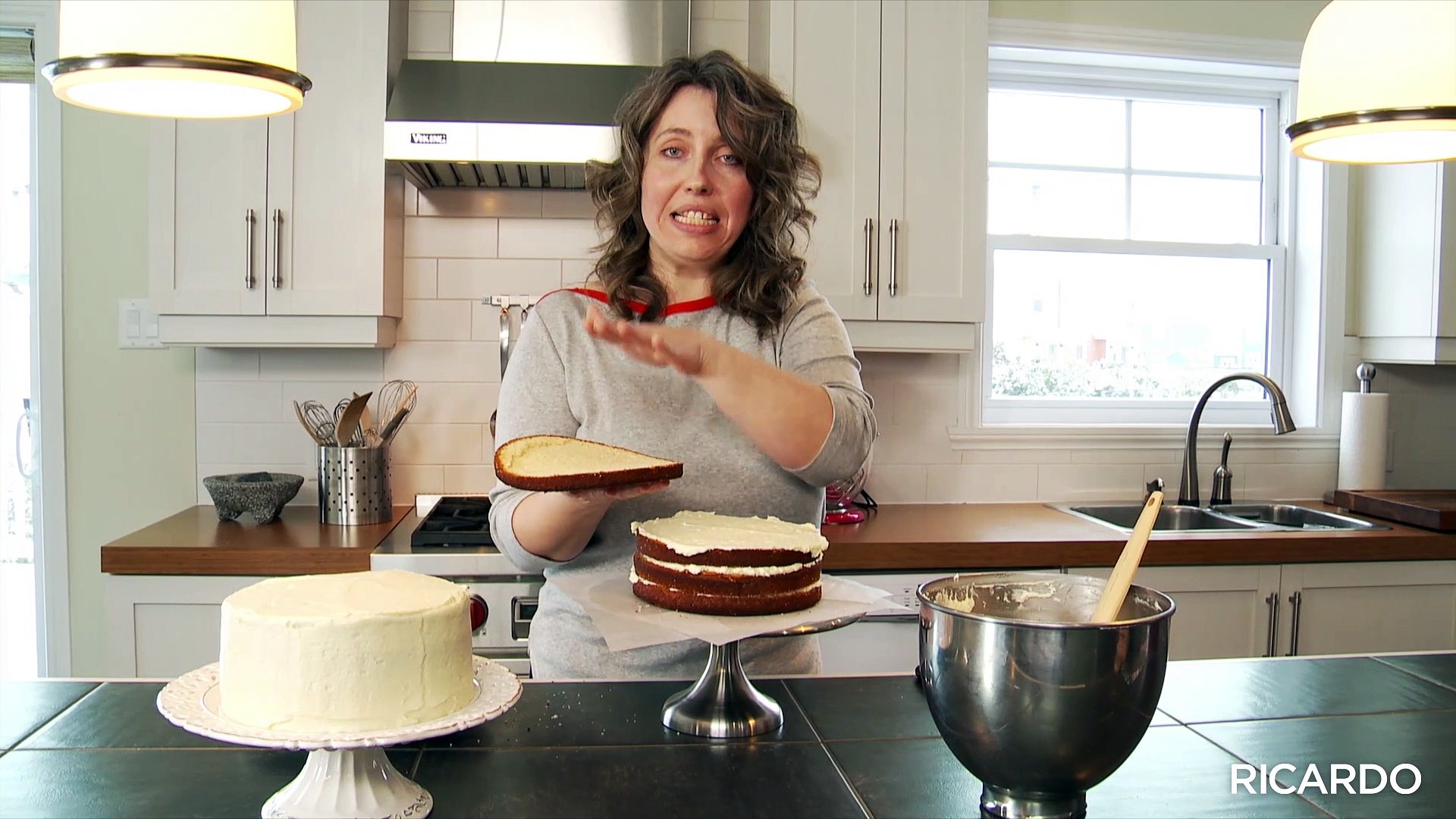 Glacer Un Gateau A La Perfection Video Dailymotion