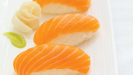 How to Make Salmon Nigiri Sushi