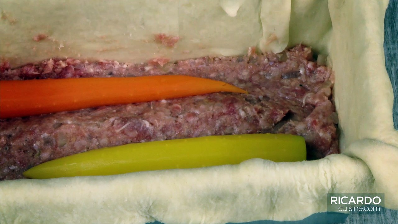 How to Assemble a Meatloaf en Croûte