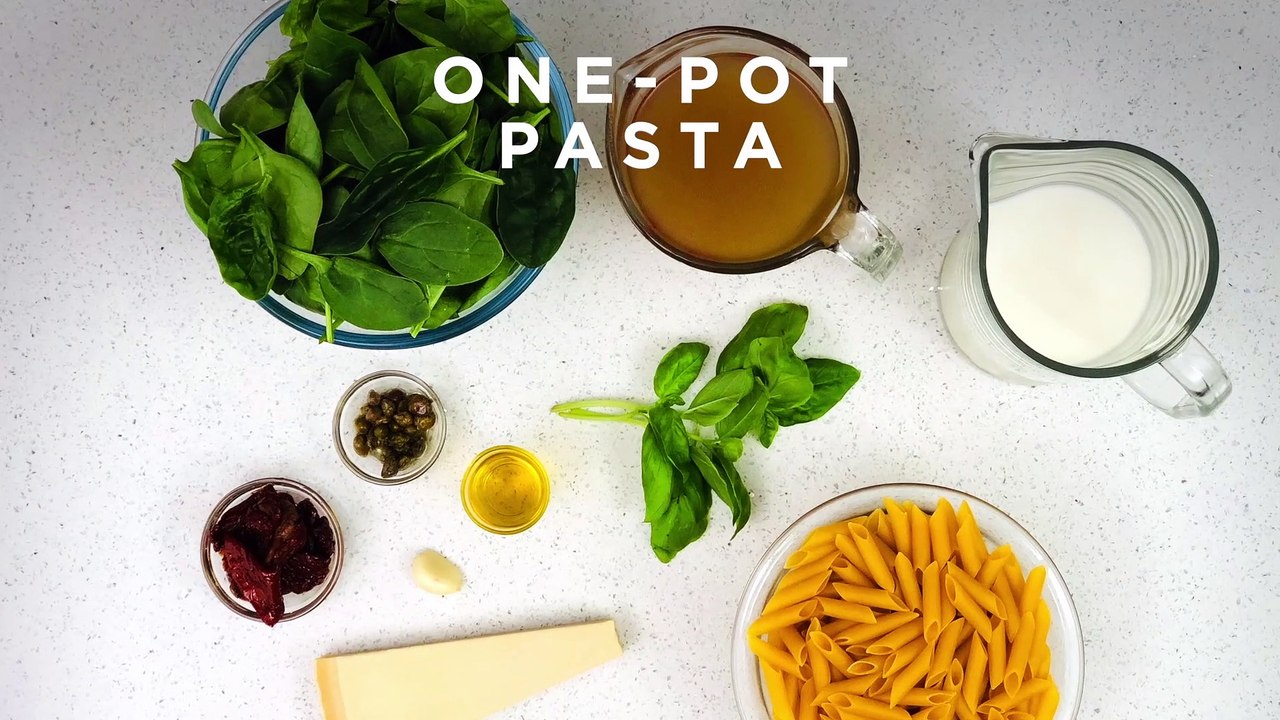 One-Pot Pasta with Sun-Dried Tomatoes and Pesto