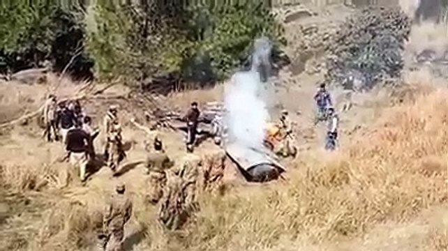 The downed IAF aircraft of Wing Commander Abhinandan Varthaman being transported.