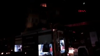 Adana'da Kedi, Yangında Sahibini Yanmaktan Kurtardı