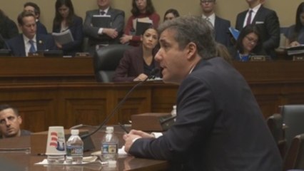 Cohen dibuja a un Trump "racista" y "estafador" ante un Congreso dividido