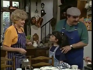 FRENCH FIELDS - S02E05 - Sale or Return