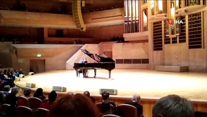 - Fazıl Say, Moskova'da Ayakta Alkışlandı