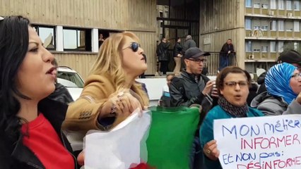 Cezayir devlet televizyonu çalışanlarından 'yayın yasağı' protestosu - CEZAYİR