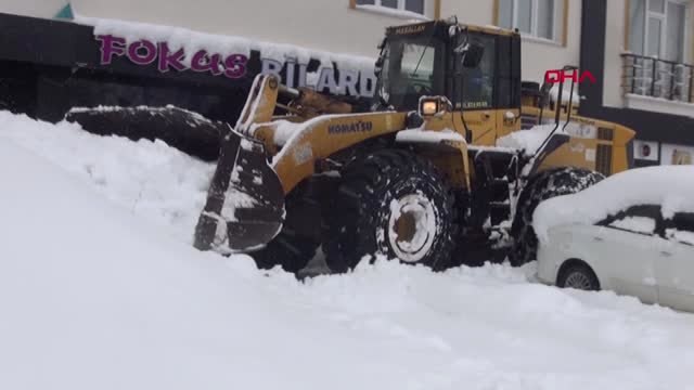 Van ve Bitlis'te 432 Yerleşim Biriminin Yolu Kardan Kapandı