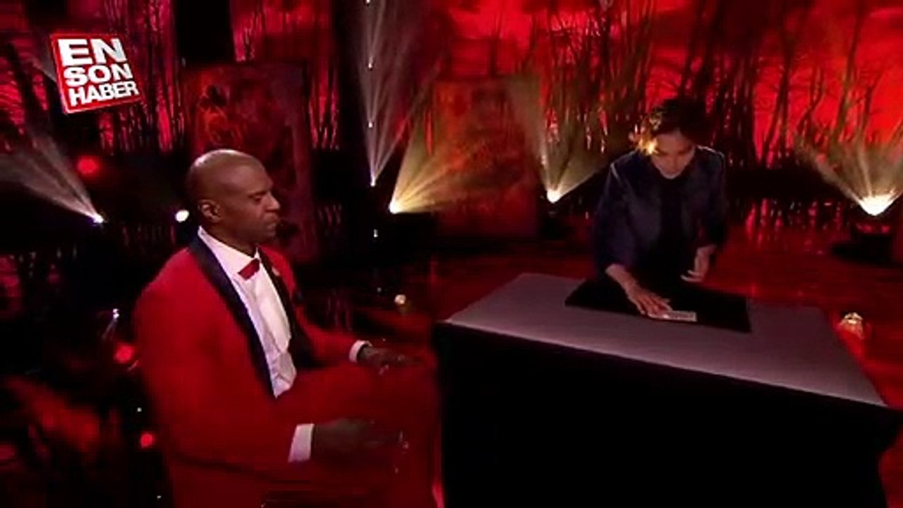 İllüzyon numarasıyla ağızları açık bırakan adam