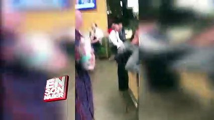 Pipet ile Beatbox yapan genç