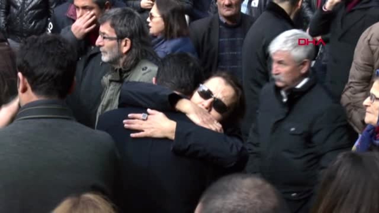 Adana Usta Oyuncu Aytaç Arman İçin Adana da Tören Düzenlendi