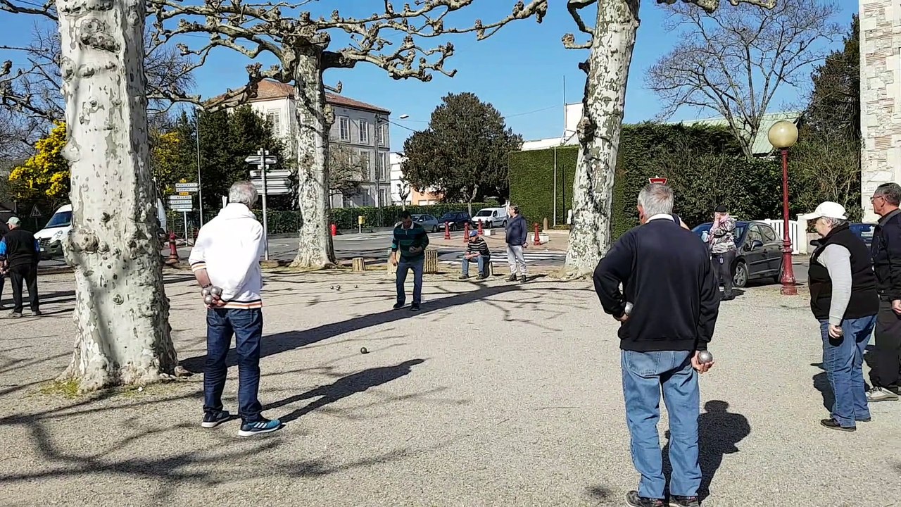 20198.02.22 par ce beau soleil la mêlée à Castelmoron a réuni 48 joueurs.