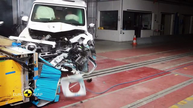 VÍDEO: Mercedes Clase G, ¿es tan seguro cómo parece?