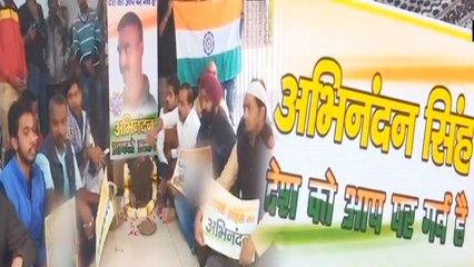 Wing Commander Abhinandan की सकुशल वापसी के लिए Varanasi में पूजा-पाठ| वनइंडिया हिंदी