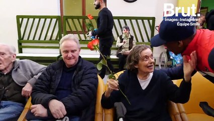 "On ne prend plus le temps pour ses aînés" : Des jeunes artistes rendent visite aux personnes âgées