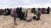 مئات المدنيين المحاصرين يهربون من آخر جيب لتنظيم الدولة الإسلامية في شرق سوريا
