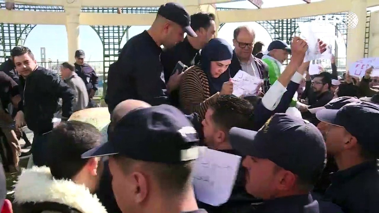 Sit-in contre "la censure" en Algérie: des journalistes arrêtés