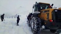 İl Özel İdare karla mücadele ekipleri yolu açtı, Dicle Elektrik onardı