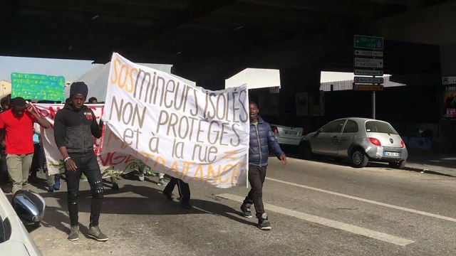 Marseille : des mineurs étrangers isolés manifestent pour alerter sur leurs conditions de vie