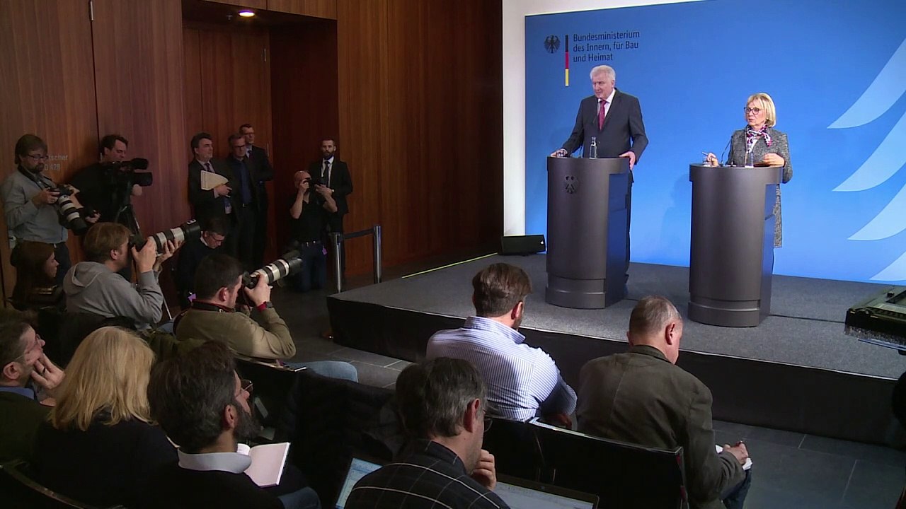 Seehofer rechtfertigt abschiebung von angeblichem amri-helfer