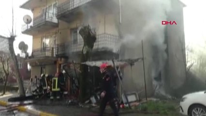 Kocaeli Nalburda Çıkan Yangında Piknik Tüpleri Patladı