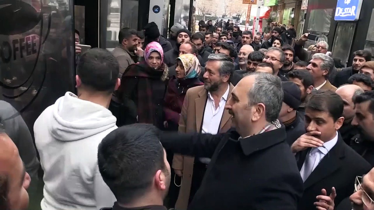 Adalet Bakanı Gül, esnaf ziyaretinde bulundu - VAN
