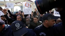 Algeria: arrestati giornalisti