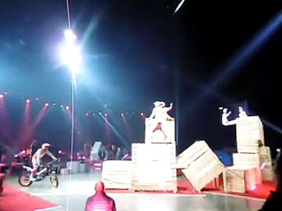 Trial indoor de Bordeaux 2019: Zone caisses en bois Toni BOU