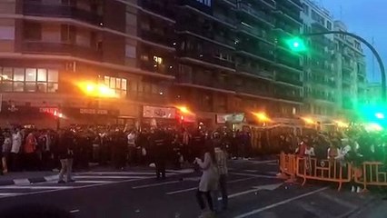 Valencia-Betis: Altercado con la Policia en los aledaños de Mestalla