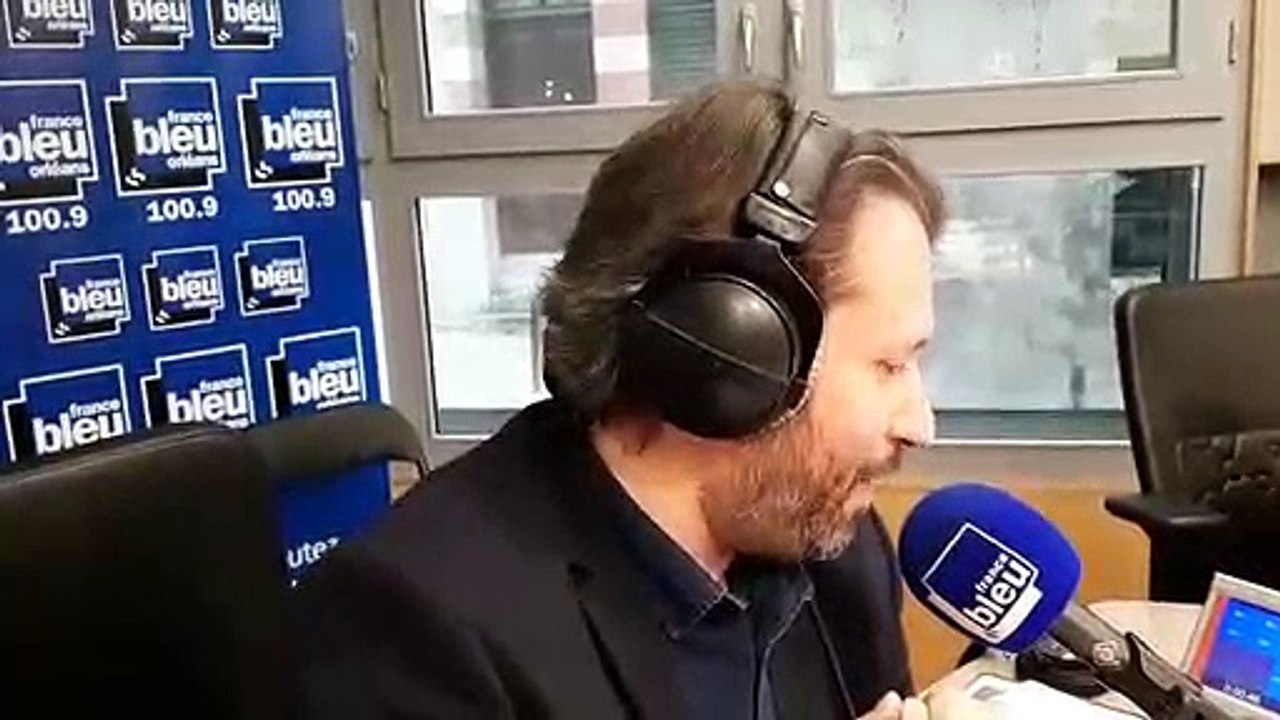 Benoît prend la parole au micro de France Bleu Orléans au sujet des trains Orléans-Paris
