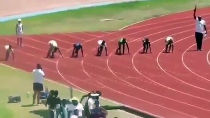 Jovem faz o que ninguém acreditava ser possível após cair em prova de 100 metros