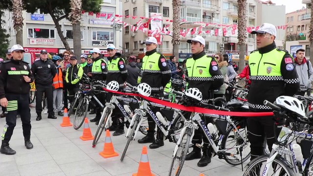 Dikili'de bisikletli polis timleri göreve başladı - İZMİR