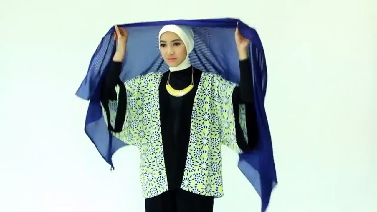 Tutorial Hijab Asimetris Blue 2019