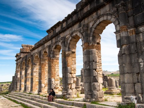 Visiter Volubilis, ville antique romaine au Maroc | Maroc Voyage