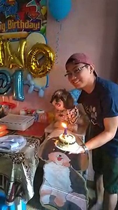 Quand ton chien souffle sa bougie d'anniversaire