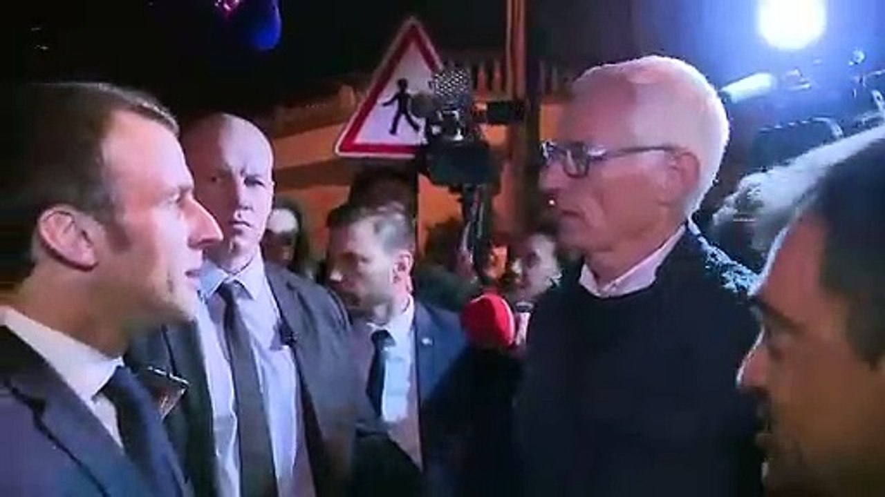 "Traverser la rue" pour trouver un emploi : "Je ne suis pas le personnage qu'on a voulu caricaturer", affirme Emmanuel Macron