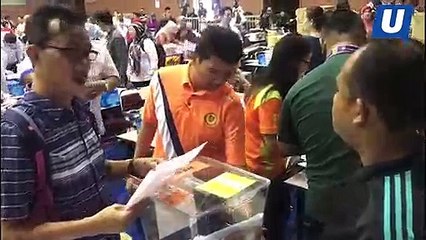 roses semakan terakhir  isi peti undi Pillihan Raya Kecil Dewan Undangan Negeri Semenyih