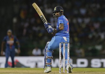 കോലിക്കും ധോണിക്കും നേട്ടം | Oneindia Malayalam