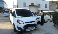 Ümraniye'de polisle şüpheliler arasında kovalamaca kaza ile sonlandı