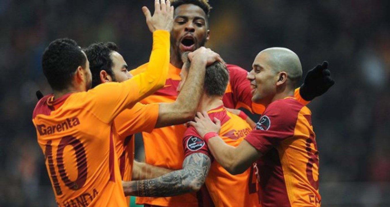 Ryan Donk, 2 Maç Daha Forma Giyerse Sözleşmesi 1 Yıl Uzayacak