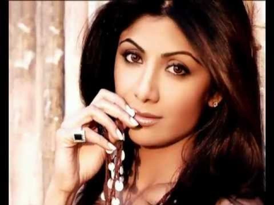 Shilpa Shetty throws a party for Shane Warne