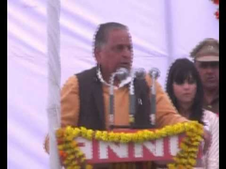 Mulayam Unsatisfied with Akhilesh's Cabinet, Wa...