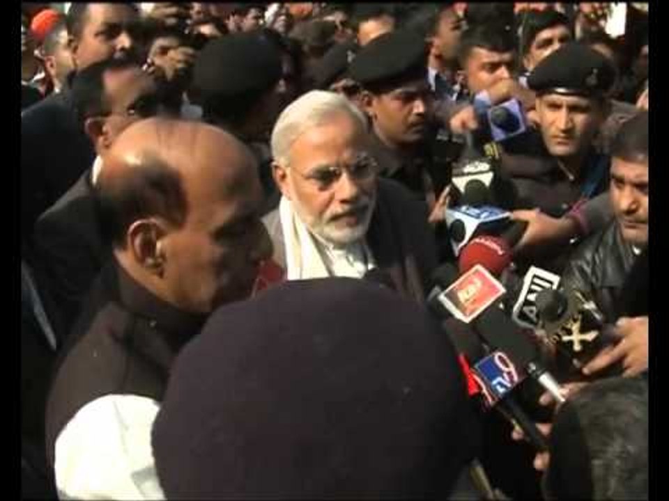 Modi Meets BJP Prez in Delhi