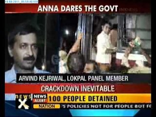 Over 100 Anna supporters taken into custody by Delhi Police