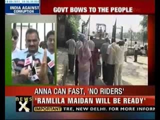 Anna won't leave Tihar till Ramlila Maidan is ready: Kejriwal