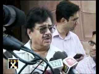 I support Anna Hazare: Shatrughan Sinha