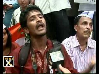 Mahesh Bhatt's 'fascist' remark irks Anna's supporters