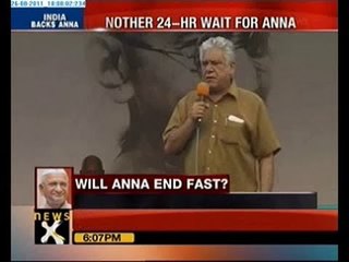 Om Puri extends full support to Anna