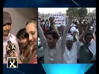 Protestors enjoy free meals at Ramlila Maidan