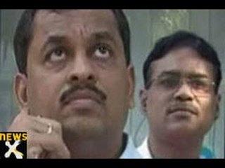 Sensex crashes over 700 pts on global cues