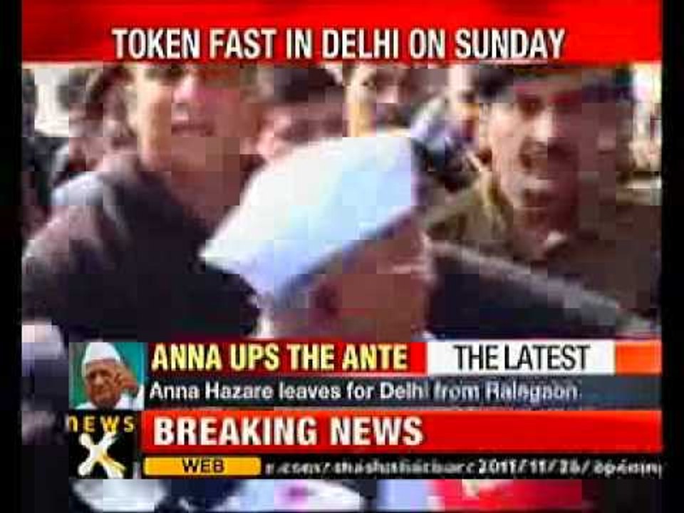 Anna reaches Delhi for token fast